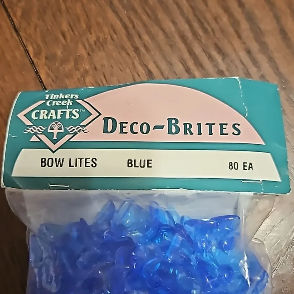 Vintage deadstock ceramic tree pegs, biw shaped, blue